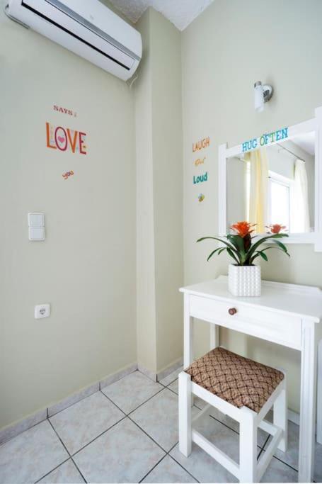 Steps From The Beach Aprt Chania  Exterior photo